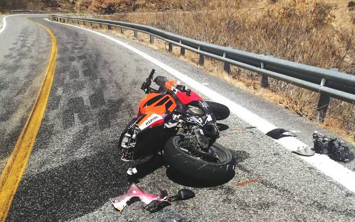 Pareja se fractura tras derrapar en su moto - El Sudcaliforniano | Noticias  Locales, Policiacas, sobre México, Baja California Sur y el Mundo