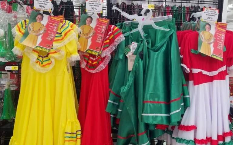 A pesar de las bajas ventas en trajes típicos algunos negocios se ven  beneficiados - El Sudcaliforniano | Noticias Locales, Policiacas, sobre  México, Baja California Sur y el Mundo