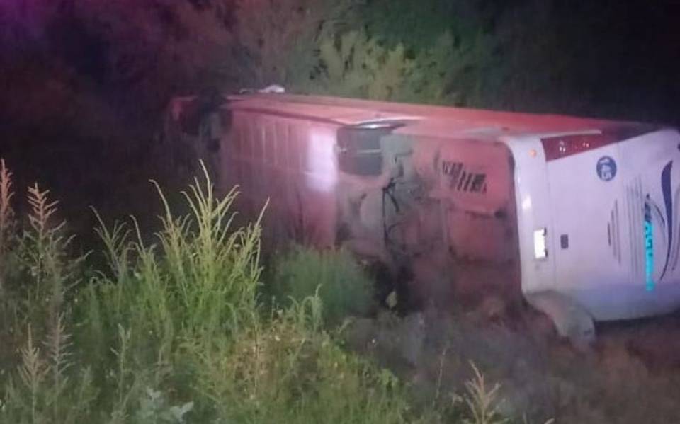 Ocho personas lesionada en accidente de autobús de pasajeros - El  Sudcaliforniano | Noticias Locales, Policiacas, sobre México, Baja  California Sur y el Mundo